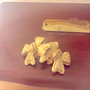 Good Bow Vintage Clip Ons